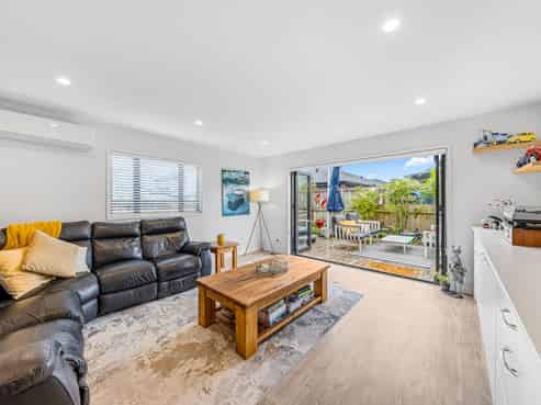 8 Makete Crescent, Hobsonville