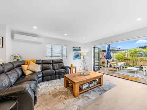 8 Makete Crescent, Hobsonville