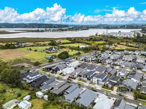 8 Makete Crescent, Hobsonville