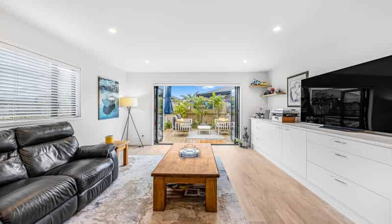 8 Makete Crescent, Hobsonville