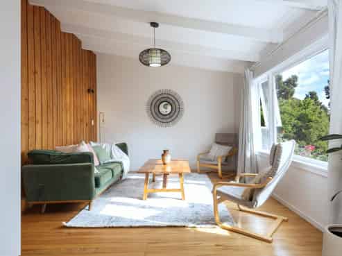 2/199 Titirangi Road, Titirangi