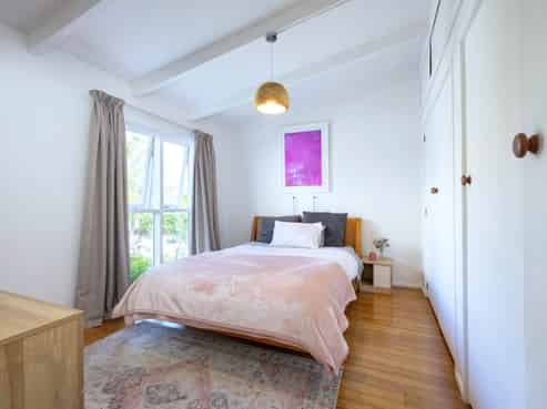 2/199 Titirangi Road, Titirangi