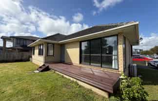 30 McAnnalley Street, Manurewa