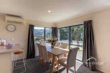 13 Percy Kinsman Crescent, Riverstone Terraces