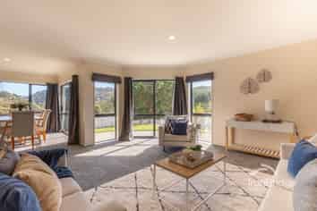 13 Percy Kinsman Crescent, Riverstone Terraces