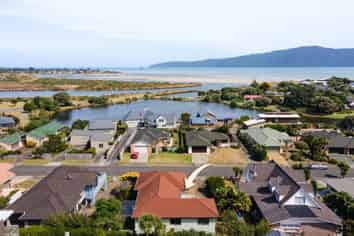 7 Major Durie Place, Waikanae Beach