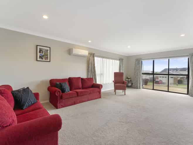 7 Major Durie Place, Waikanae Beach