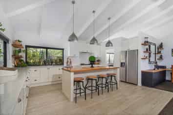 32 Julian Road, Whangamata