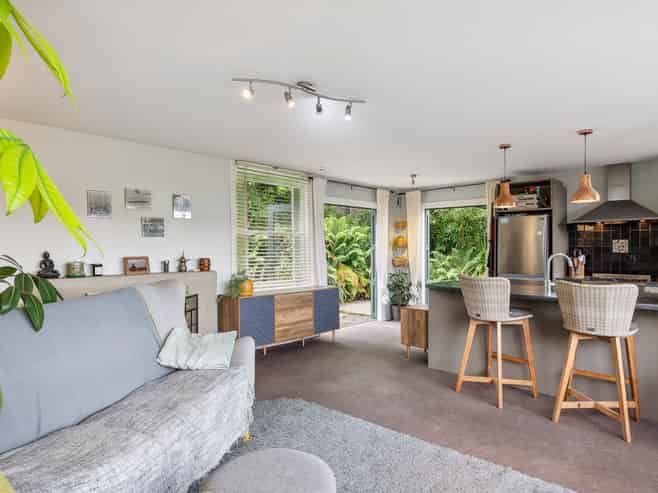 121 Coast Road, Warrington