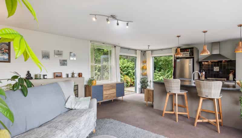 121 Coast Road, Warrington