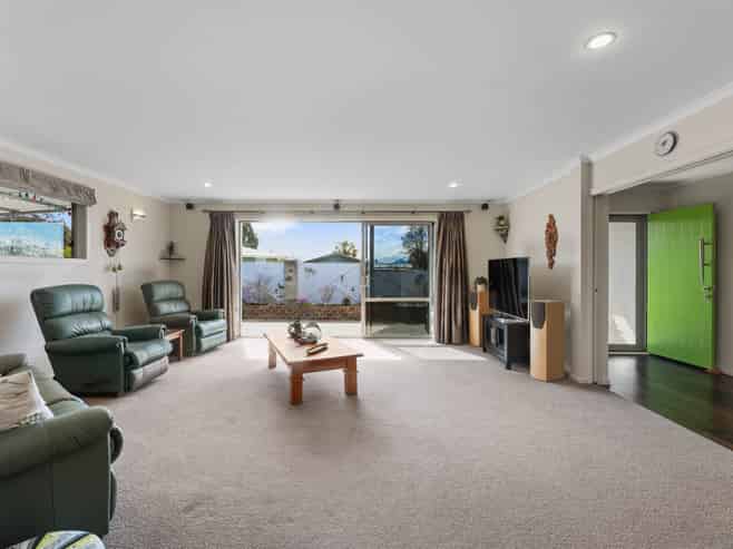 2 Brooklyn Drive, Redwoodtown
