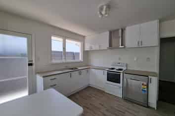 4/111 Aikmans Road, Merivale