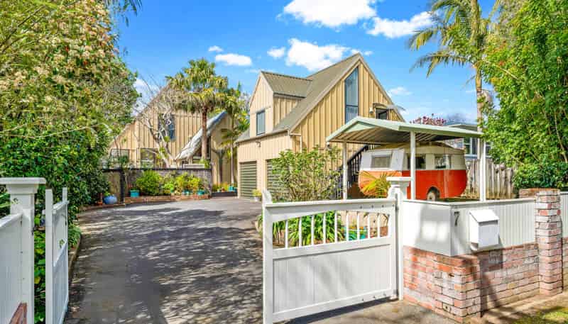 7 Oratau Place, Greenhithe