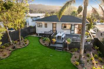 19 Highland Ave, Titirangi