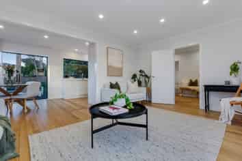 19 Highland Ave, Titirangi