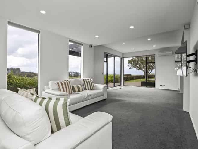 30 Rataroa Road, Miranda