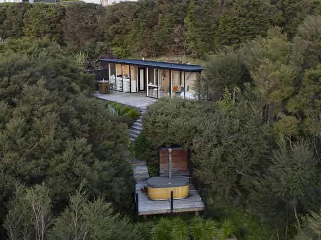30 Rataroa Road, Miranda