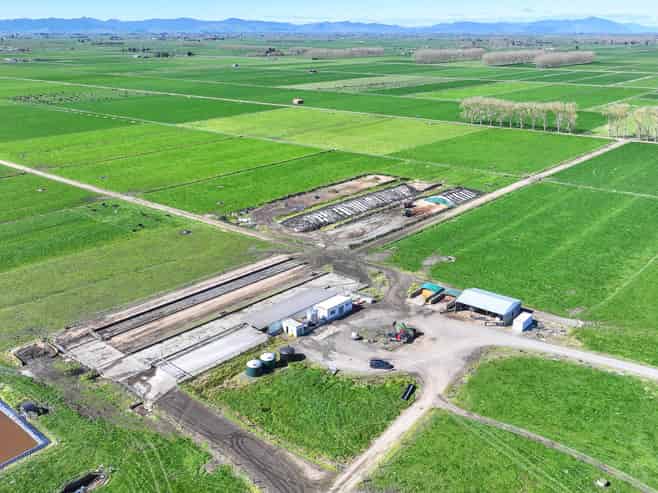165 and 25 Canal Road East and 400 Hopai West Road, Waitakaruru
