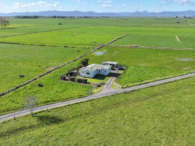 400 Hopai West Road, Waitakaruru