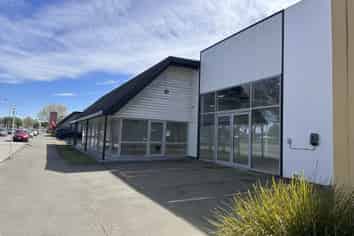 High Profile Showroom/Office Building -Brougham St