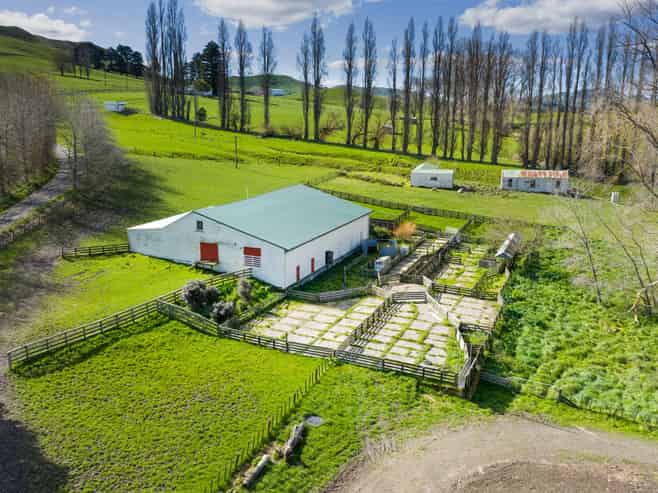 2246 Middle Road, Poukawa