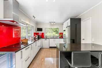 2/16 Marina Road, Torbay