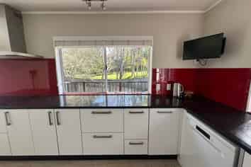 2/16 Marina Road, Torbay