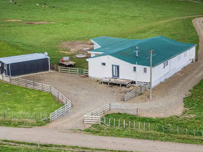 3986 Puketitiri Road, Patoka