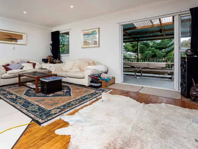 71 Lauderdale Road, Birkdale