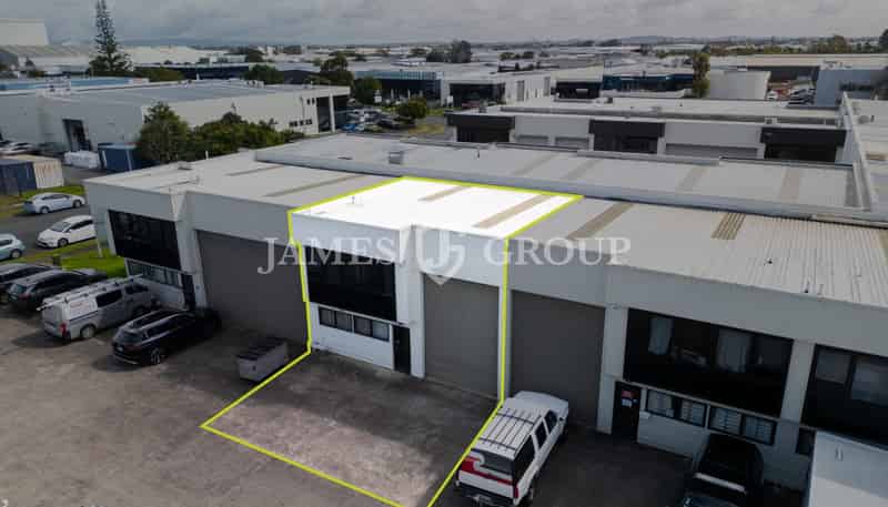 2/4 Kellow Place, Wiri
