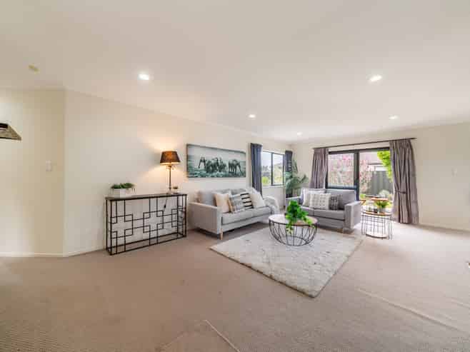 48 Sunstone Crescent, Brown Owl