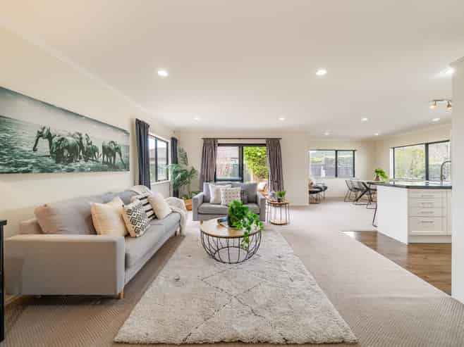 48 Sunstone Crescent, Brown Owl
