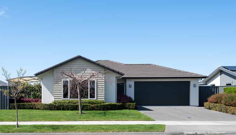 8 Rotoiti Way, Poraiti