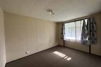 15B Barneys Farm Road, Clendon Park