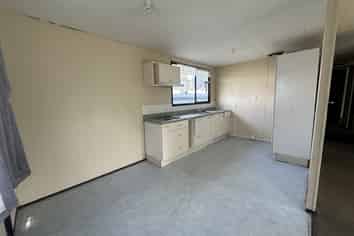 15B Barneys Farm Road, Clendon Park