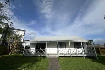 15B Barneys Farm Road, Clendon Park