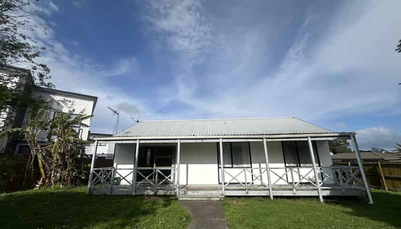 15B Barneys Farm Road, Clendon Park