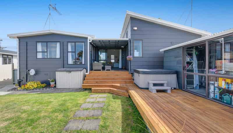 4 Red Beach Road, Red Beach