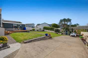 4 Red Beach Road, Red Beach