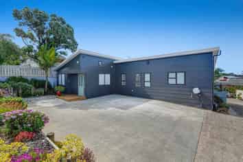 4 Red Beach Road, Red Beach