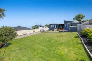 4 Red Beach Road, Red Beach