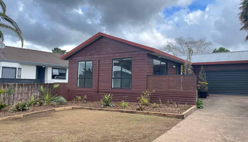 3 Coubray Place, Botany Downs
