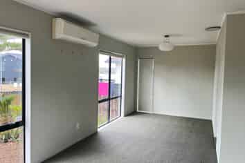 3 Coubray Place, Botany Downs