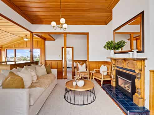 18 Sealy Road, Bluff Hill