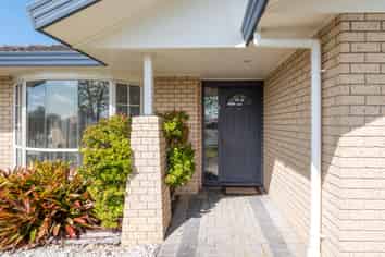 1A Ambleside Drive, Northpark