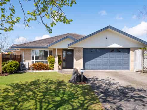 1A Ambleside Drive, Northpark