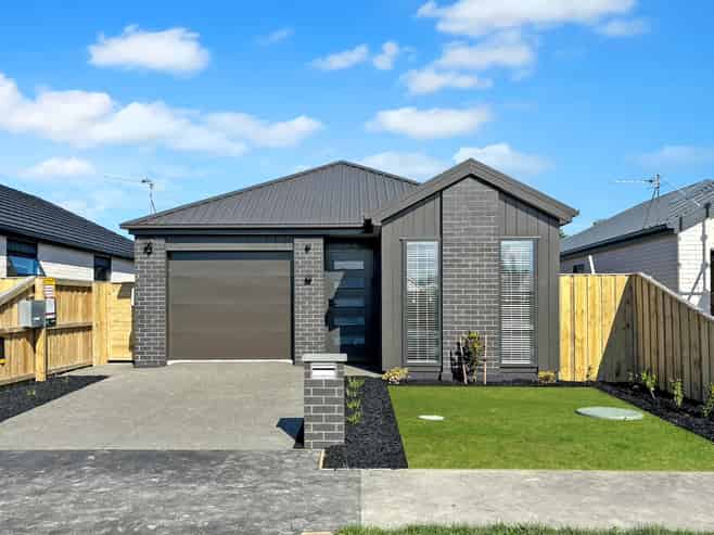 12 Oakmill Drive, Casebrook