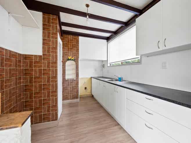 2/63 Eskdale Road, Birkdale