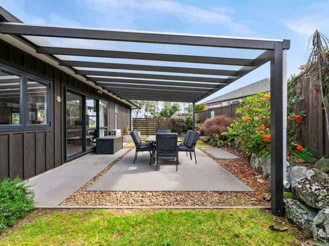 4 Poaka Place, One Tree Point