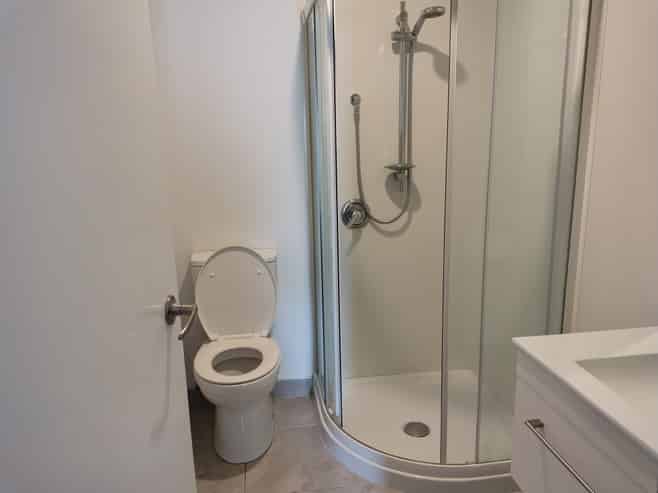2 (A/113 Knighton Road, Hillcrest